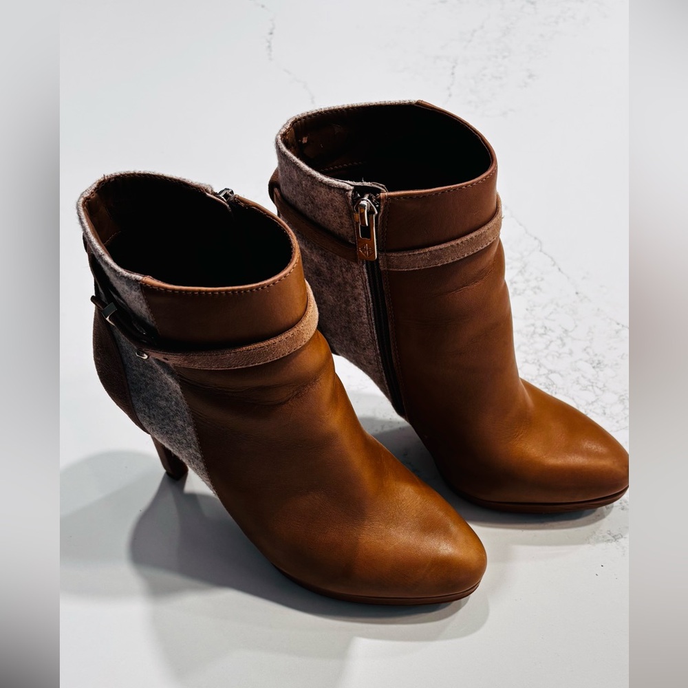 ANTONIO MELANI Tan and Gray Ankle Boots
